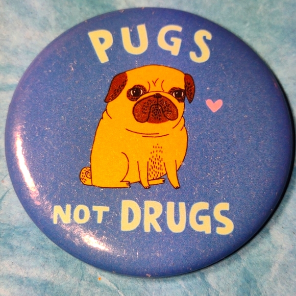 Pugs NOT Drugs Vintage Magnet